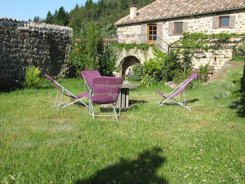 Le Petit Rias Gite Soleil Saint Maurice en Chalencon المظهر الخارجي الصورة